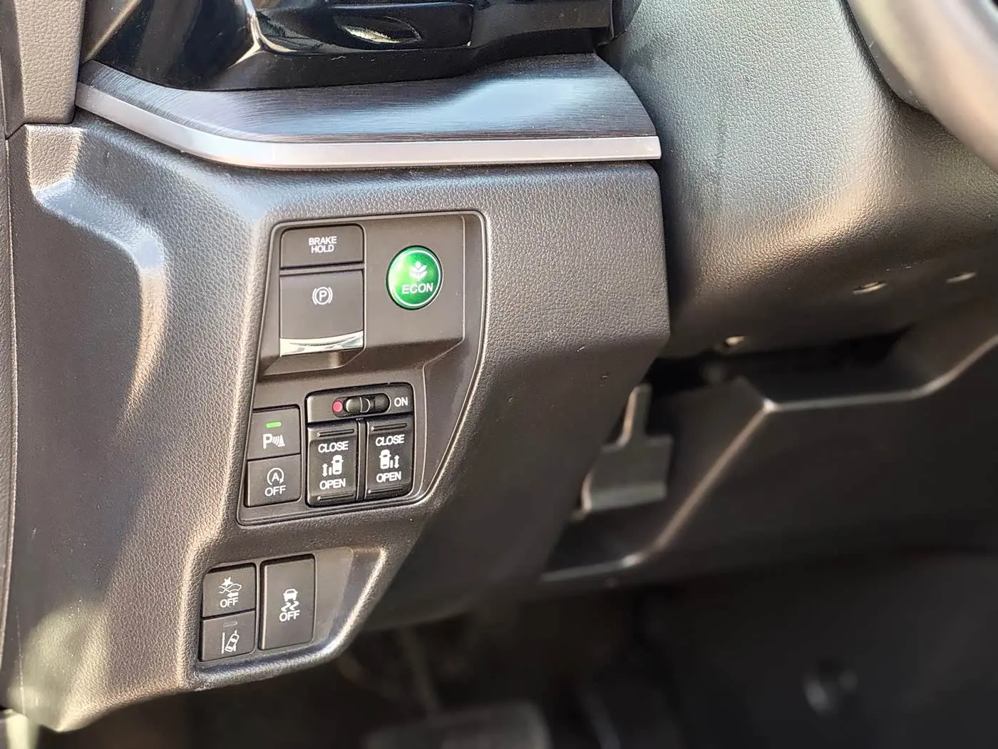Honda Elysion 2016 — Photo 9/20