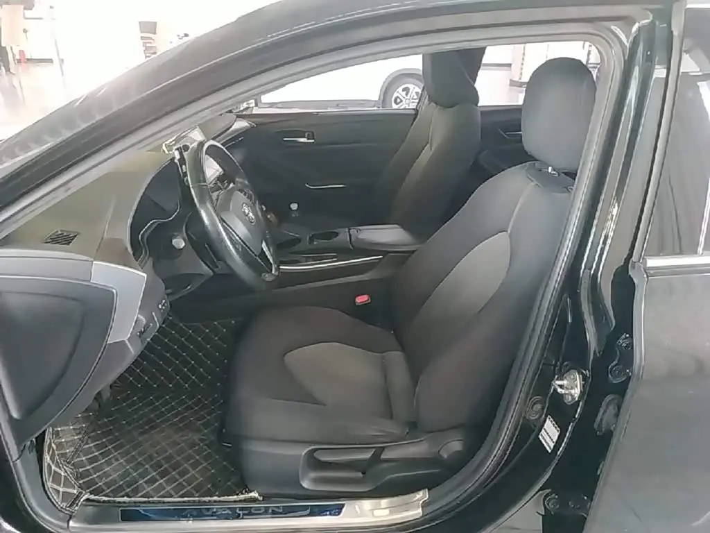 Toyota Avalon 2019 — Фото 15/20