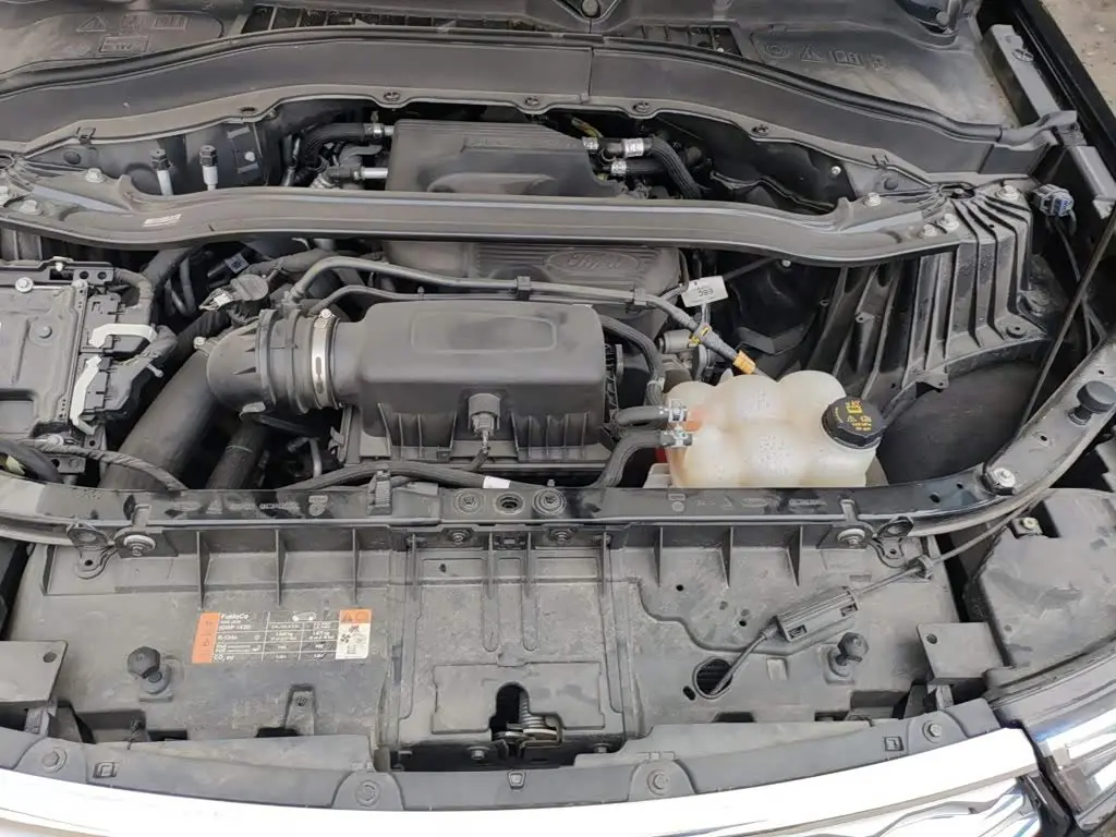Ford Explorer 2020 — Photo 11/20