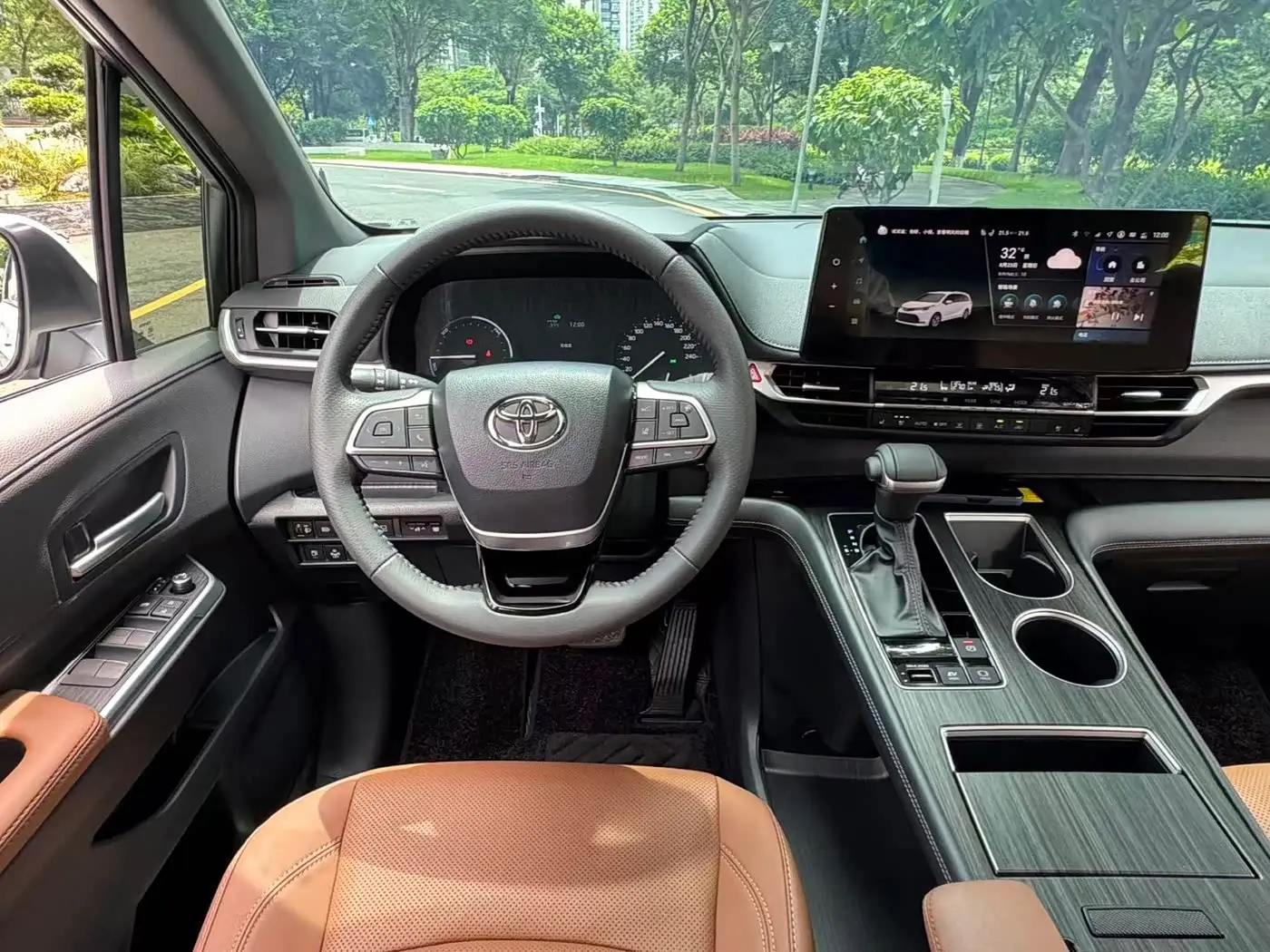 Toyota Sienna 2026 — Şəkil 15/20