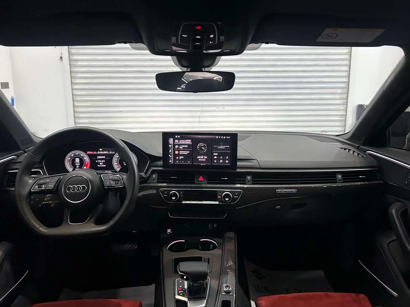 Audi A4L 2020 — Photo 2/14