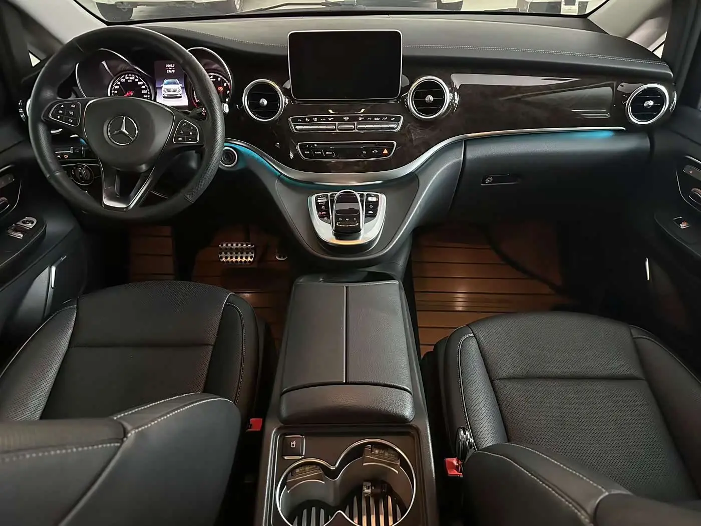 Mercedes-Benz V-Class 2018 — Şəkil 6/9