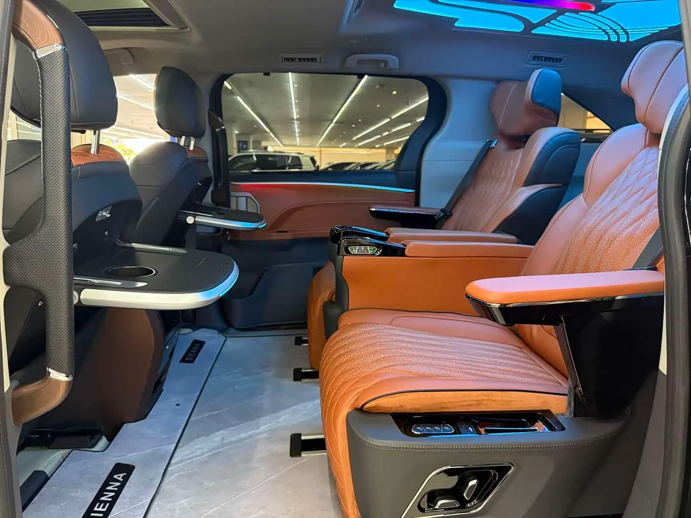 Toyota Sienna 2025 — Photo 7/20