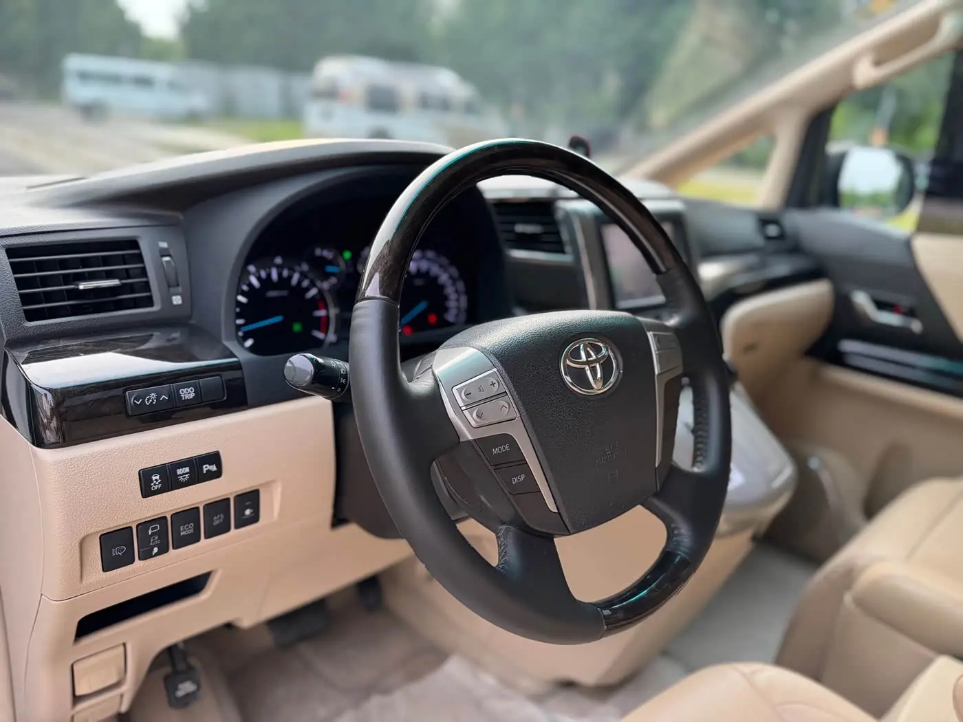 Toyota Alphard 2012 — Фото 10/20