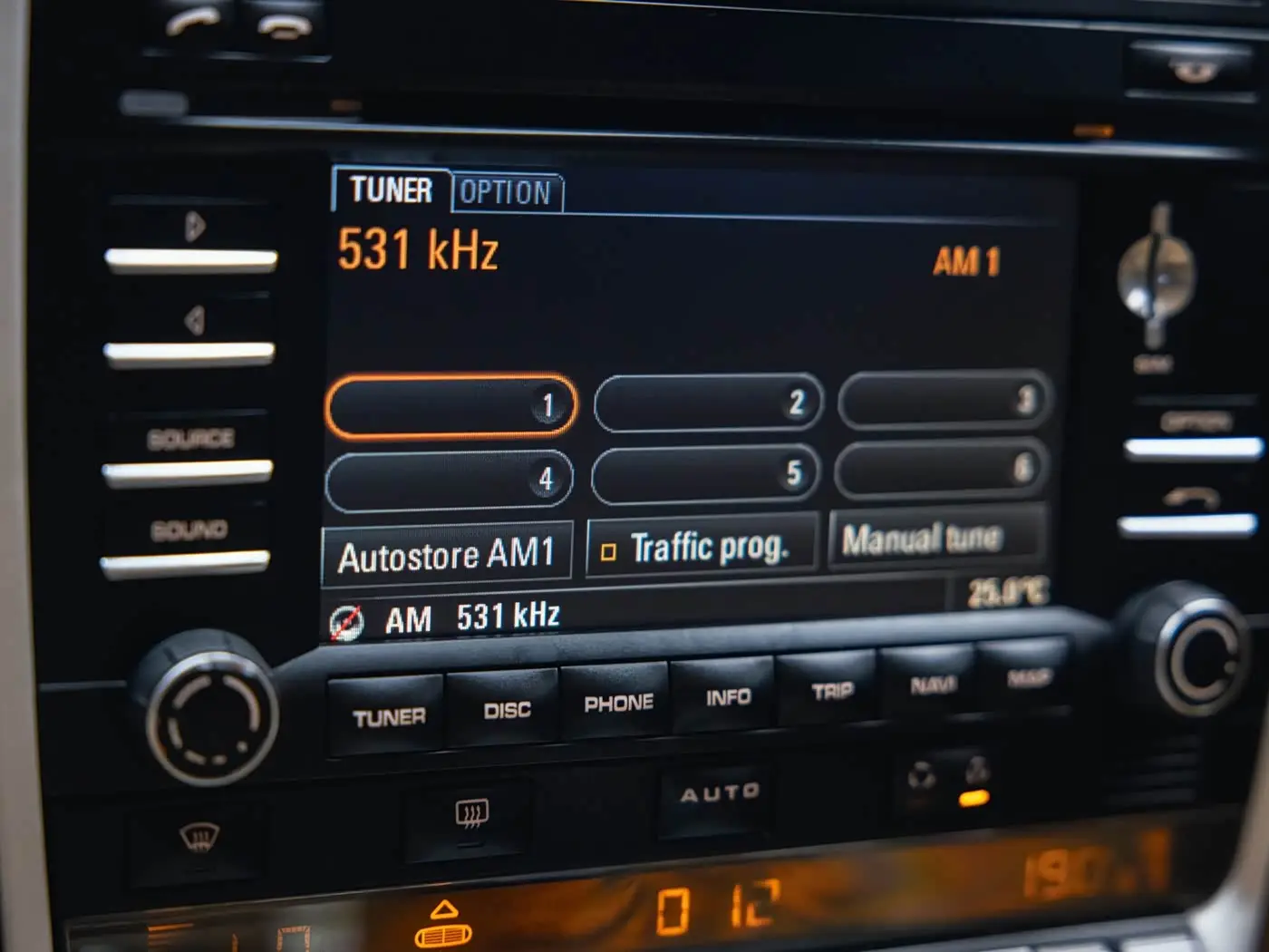 Porsche Cayenne 2008 — Photo 8/20