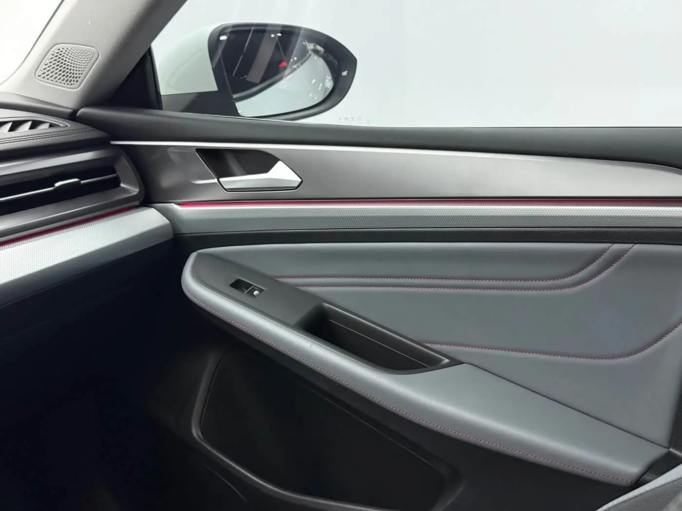 Volkswagen Lamando 2023 — Photo 9/20