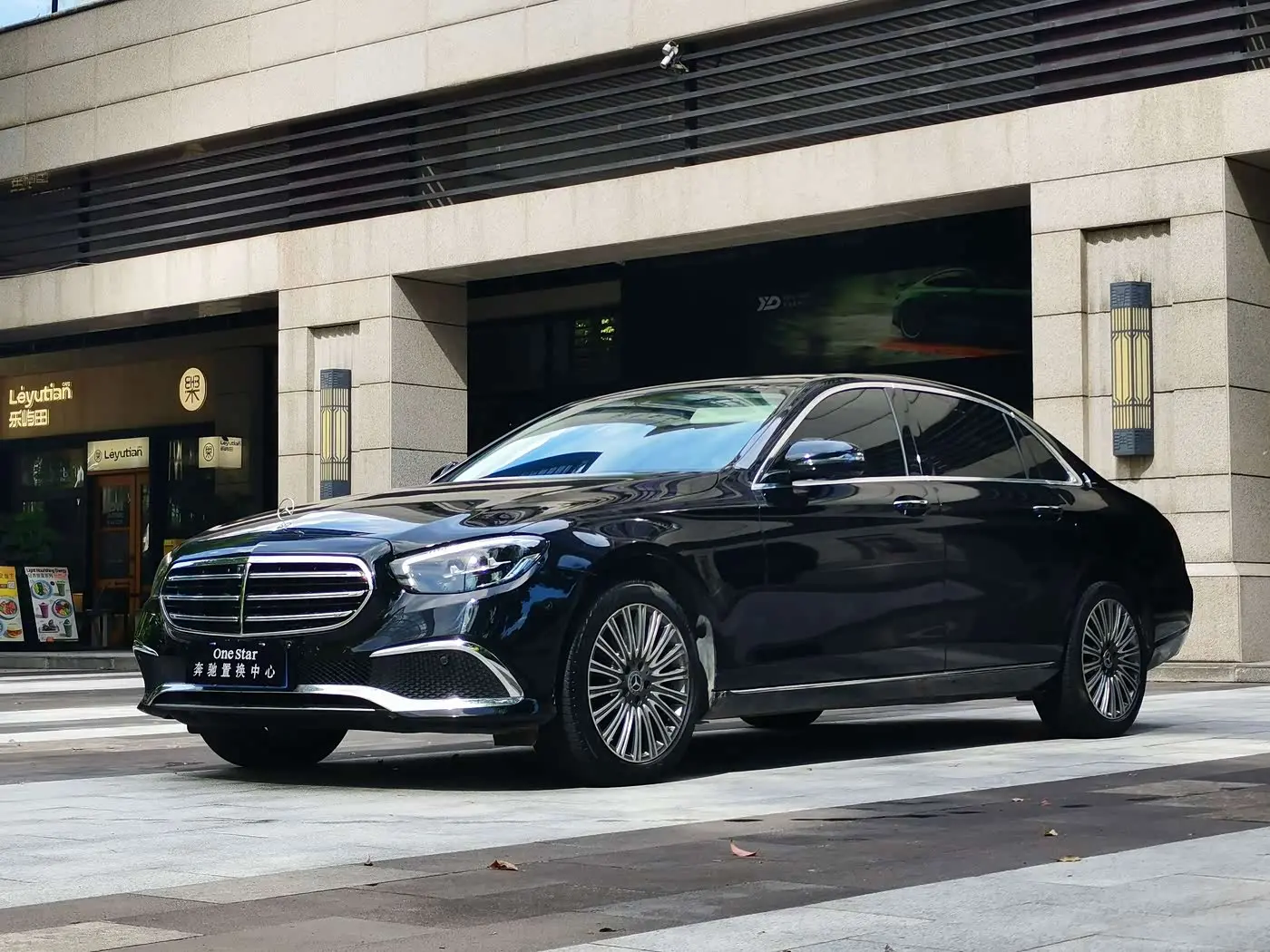 Mercedes-Benz E-Class 2023 — ფოტო 2/20