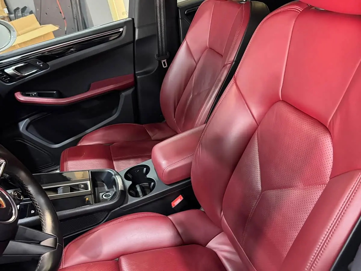 Porsche Macan 2023 — Photo 6/10