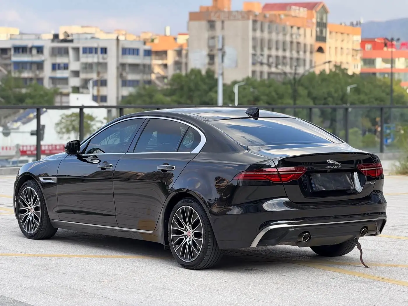 Jaguar XEL 2022 — Фото 16/18