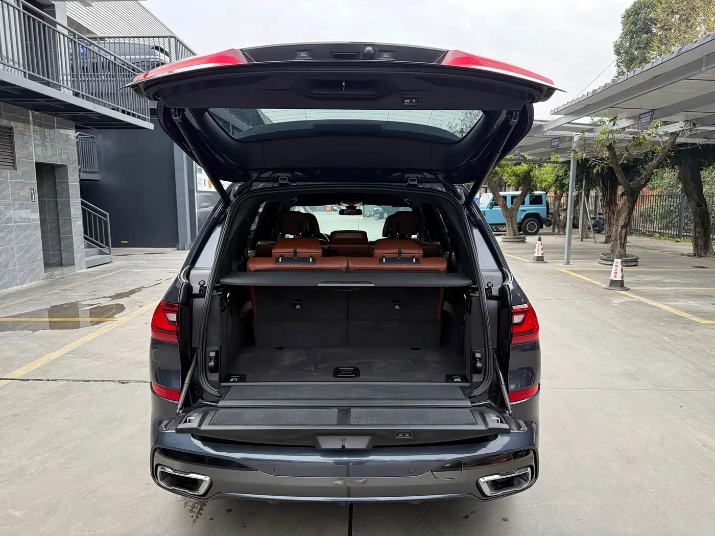 BMW X7 2019 — Photo 15/15