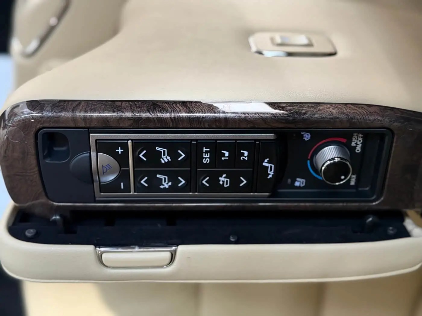Toyota Vellfire 2021 — Photo 13/20