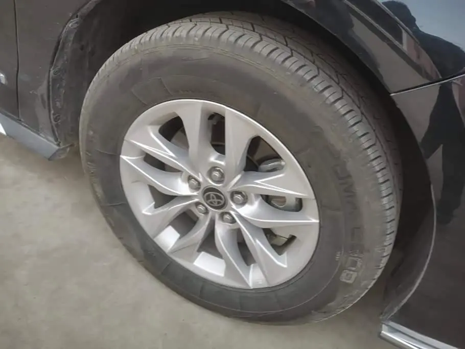 Toyota Granvia 2024 — Photo 6/16