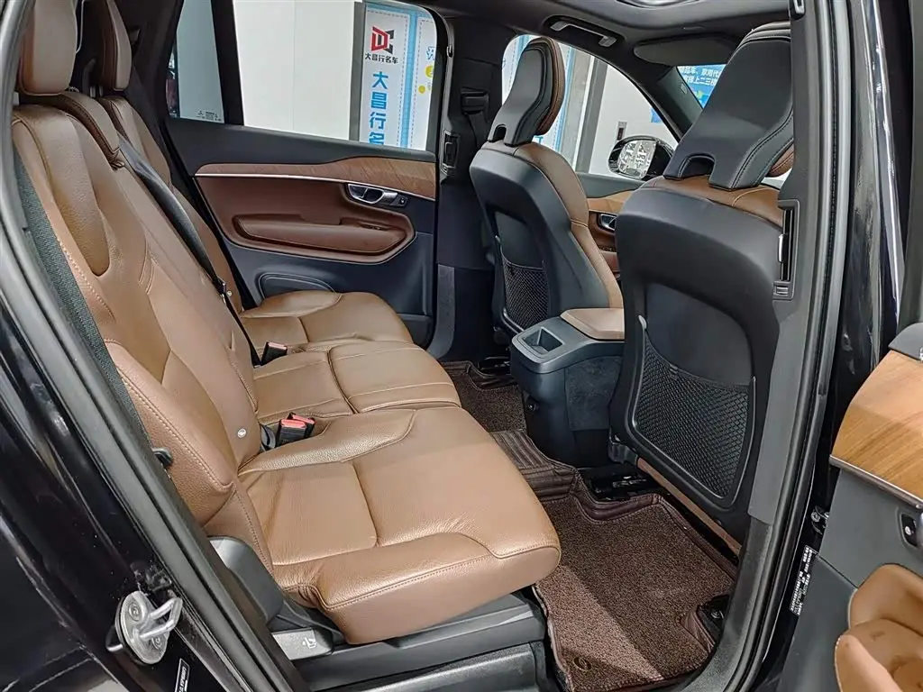 Volvo XC90 2023 — Photo 11/11