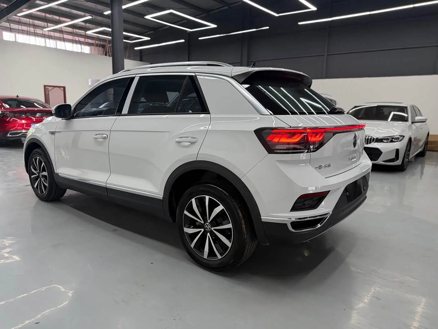 Volkswagen T-ROC 2023 — Photo 4/20