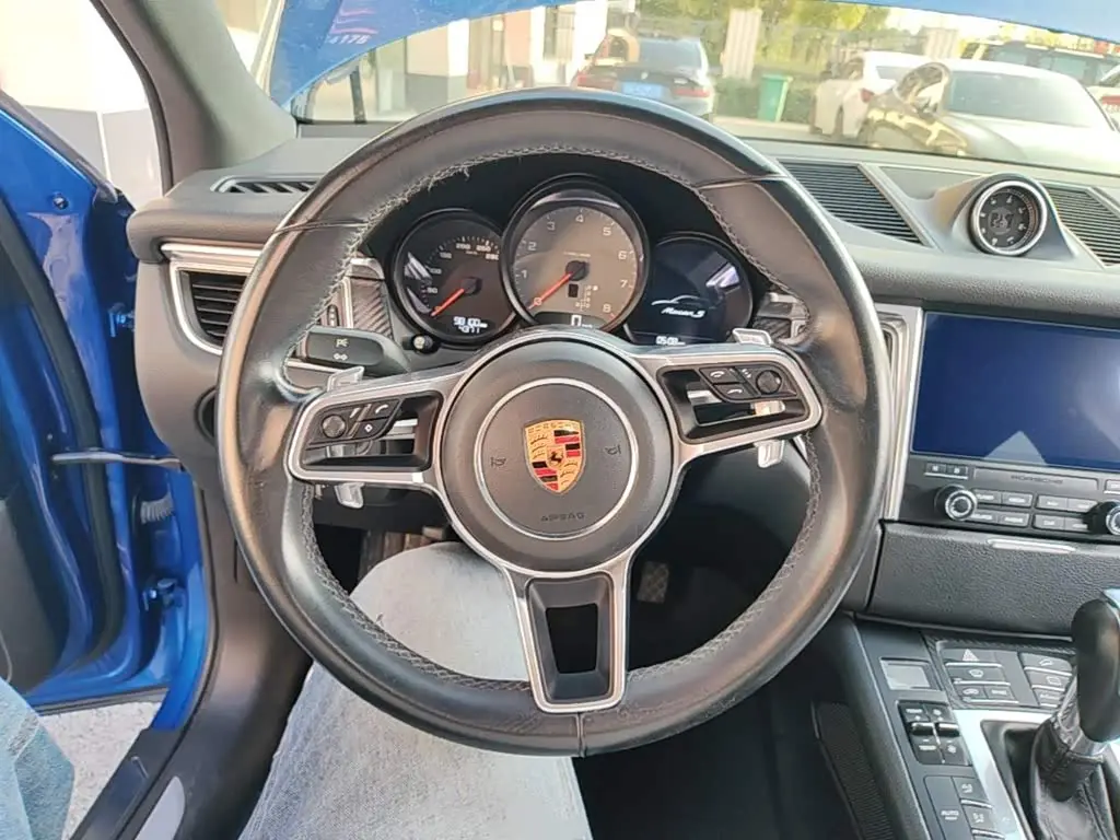 Porsche Macan 2018 — Photo 11/20