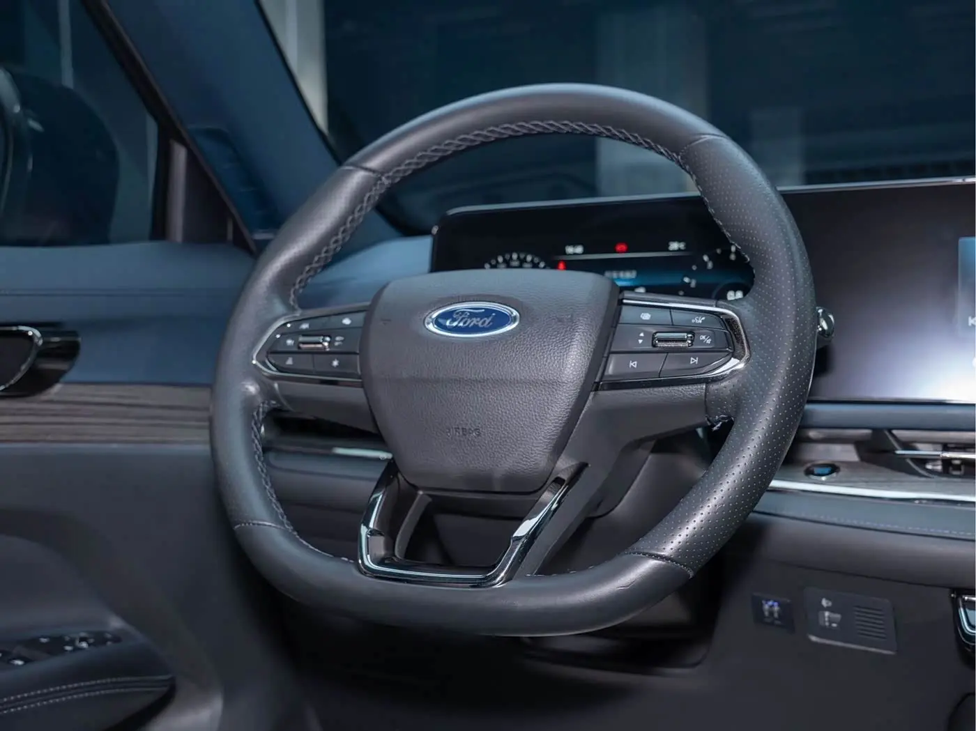 Ford Lingrui 2023 — Şəkil 18/20