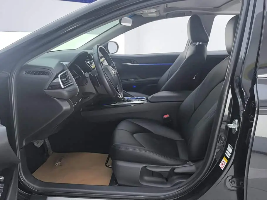 Toyota Camry 2019 — Фото 9/16