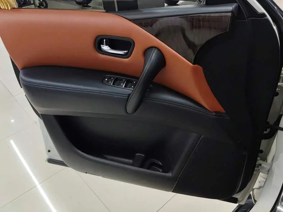 Nissan Patrol 2019 — Photo 7/16