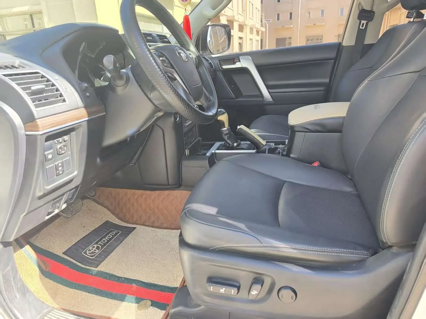 Toyota Prado 2018 — Photo 4/9