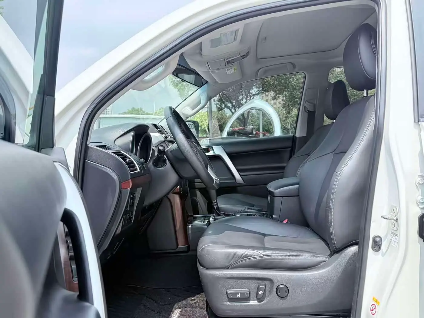 Toyota Prado 2016 — Photo 5/20