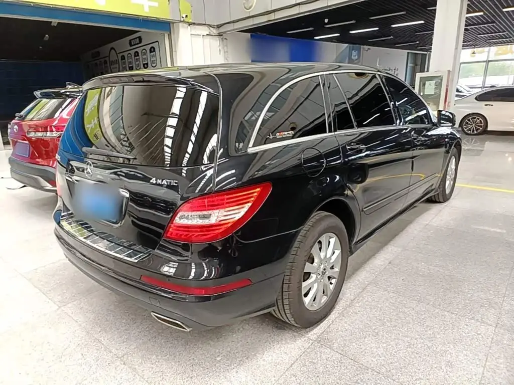 Mercedes-Benz R-Class 2018 — Photo 7/20