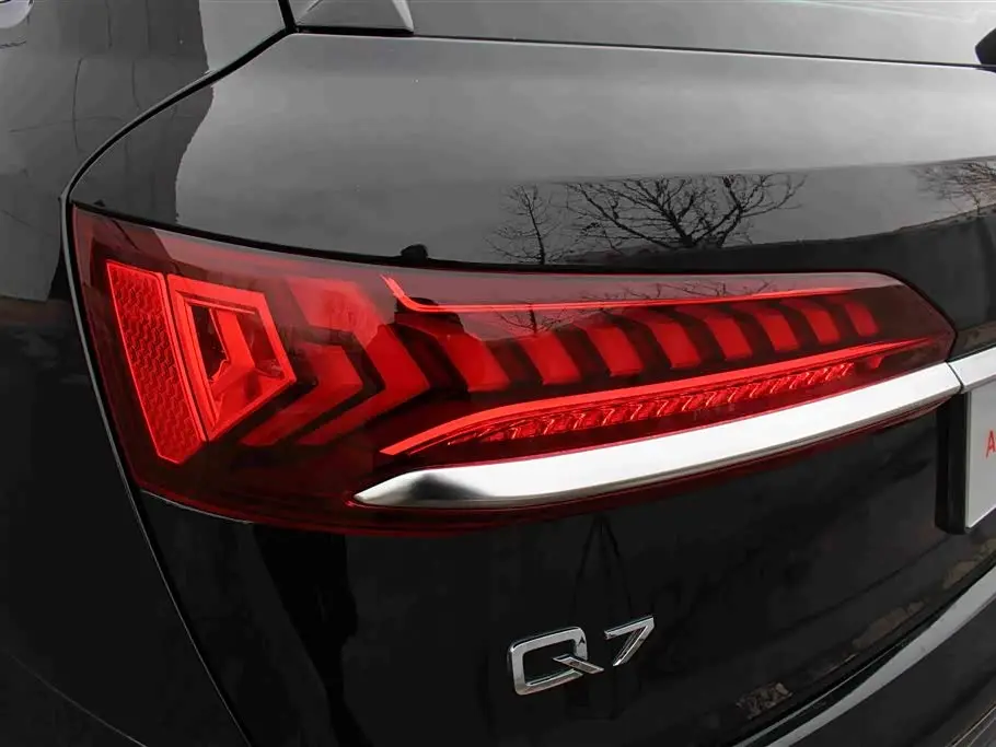 Audi Q7 2023 — Photo 14/17