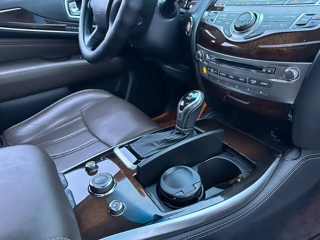 Infiniti QX60 2017 — ფოტო 18/20