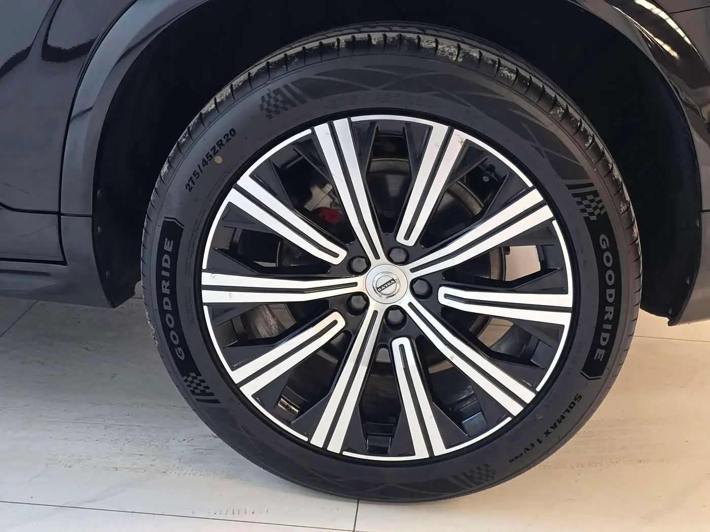 Volvo XC90 2020 — Photo 17/18