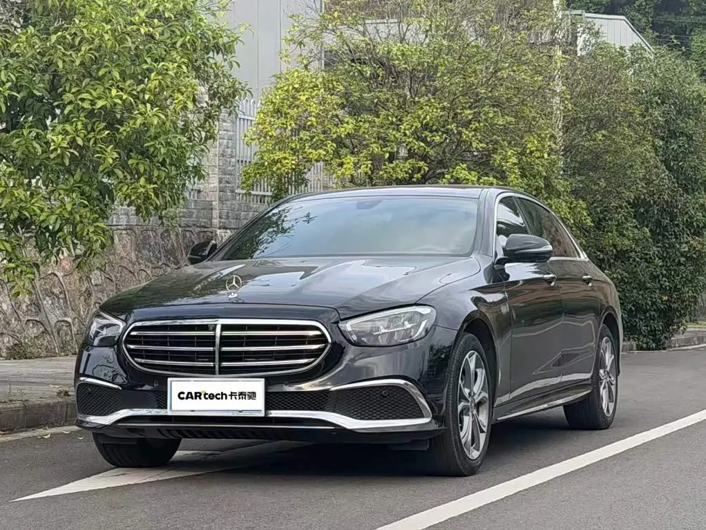 Mercedes-Benz E-Class 2022 — Фото 1/9