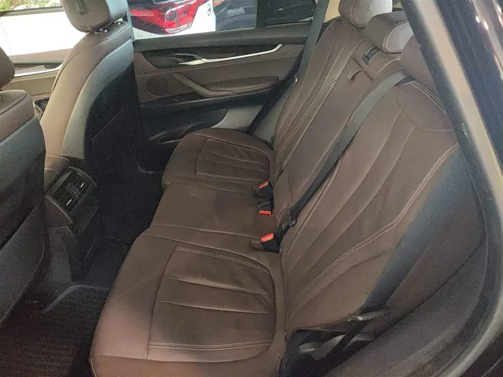 BMW X5 2014 — Photo 17/20