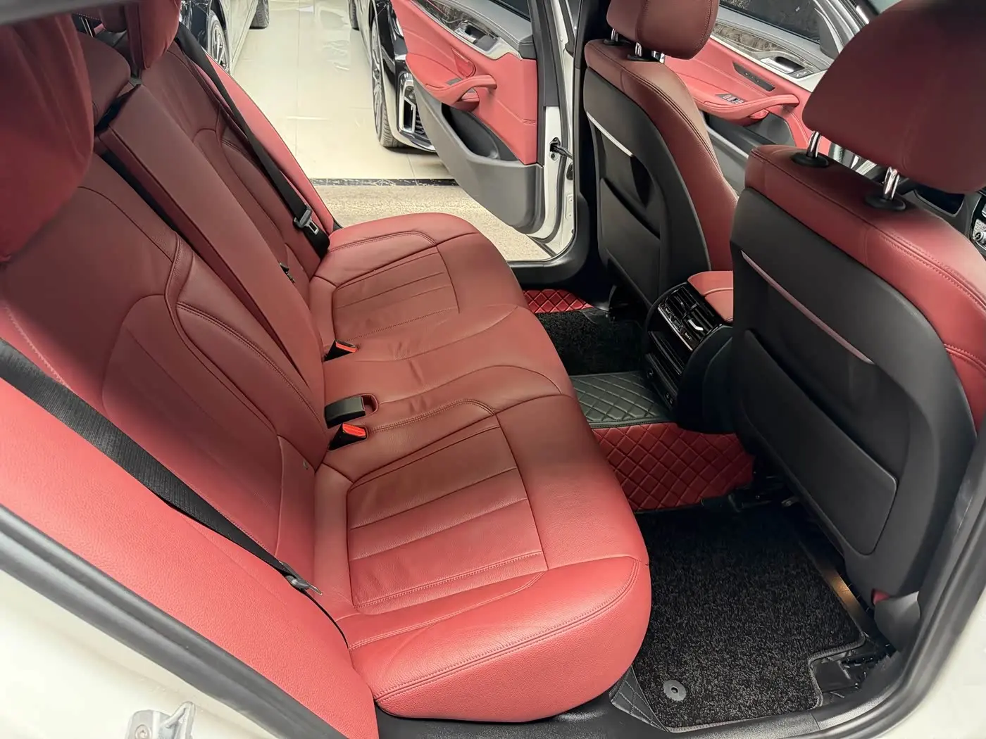 BMW 5 Series 2020 — Photo 19/20