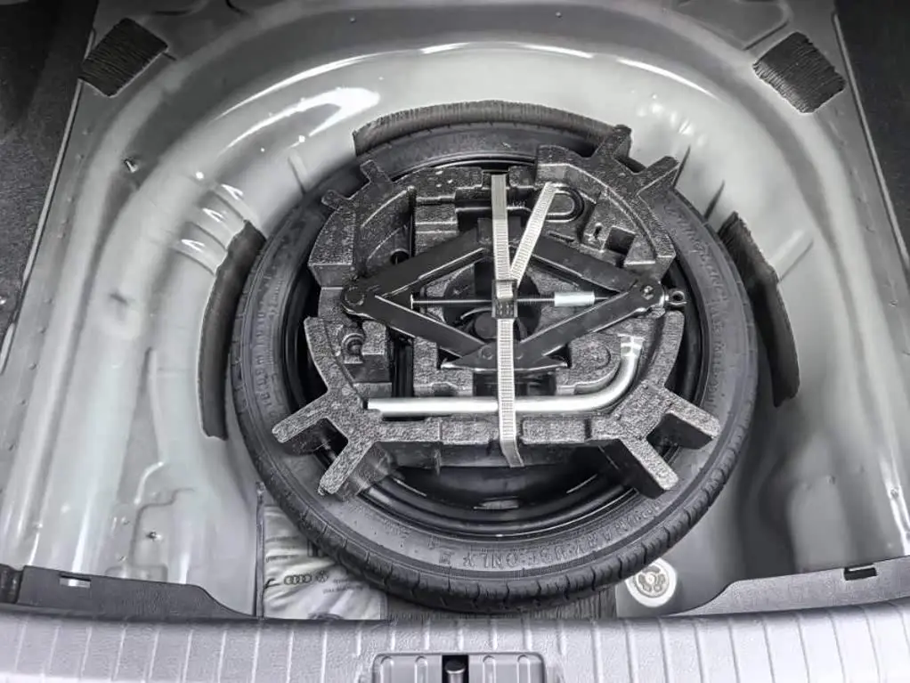 Volkswagen Magotan 2025 — Şəkil 14/18
