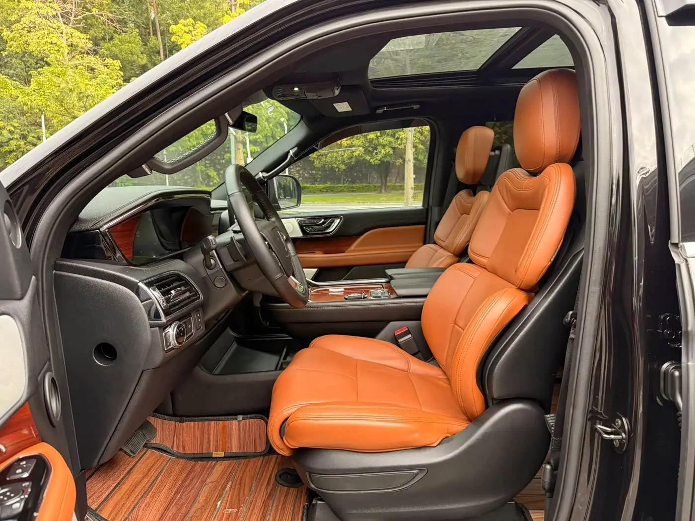 Lincoln Navigator 2022 — Photo 8/13