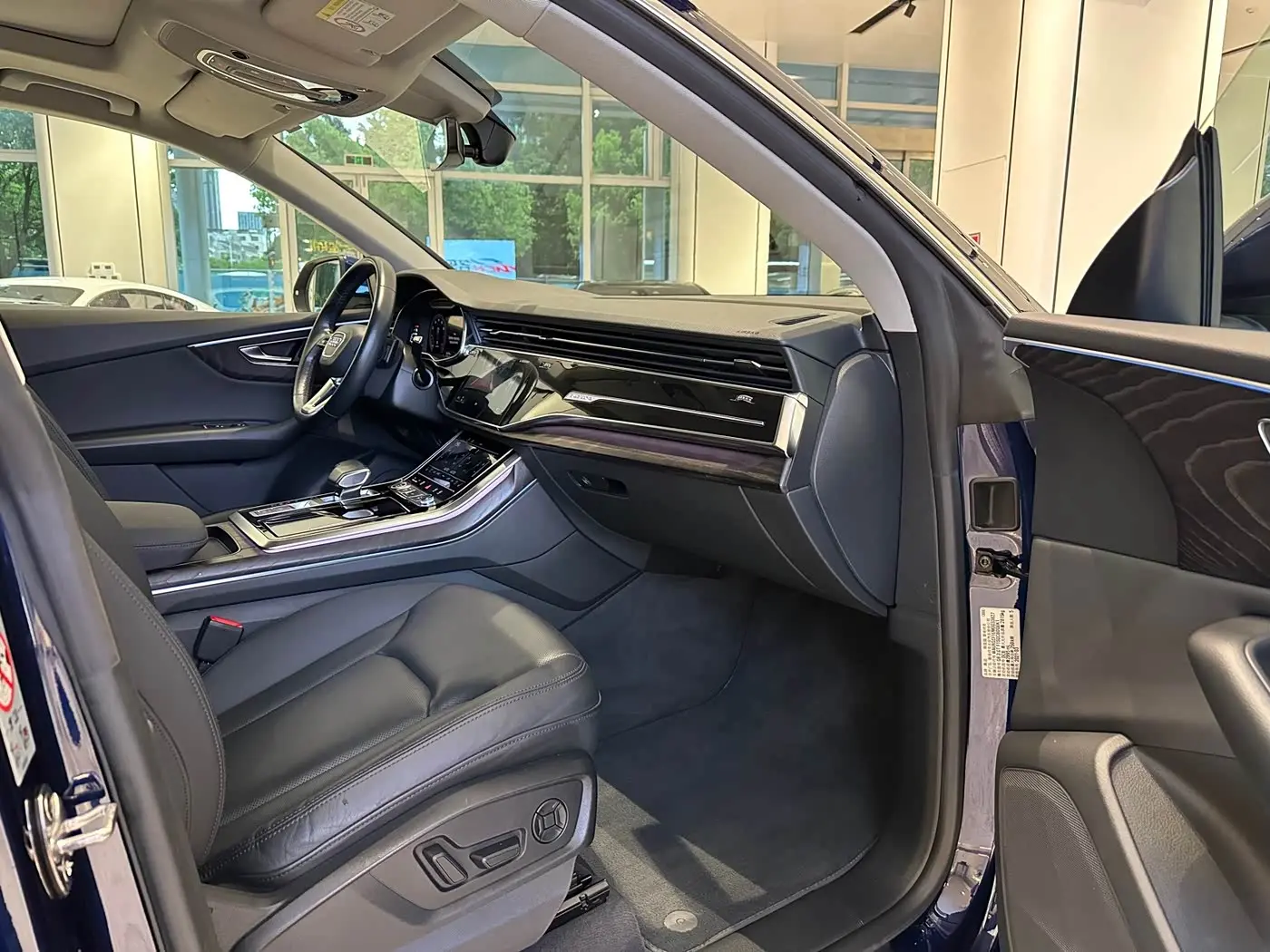 Audi Q8 2021 — Photo 13/15