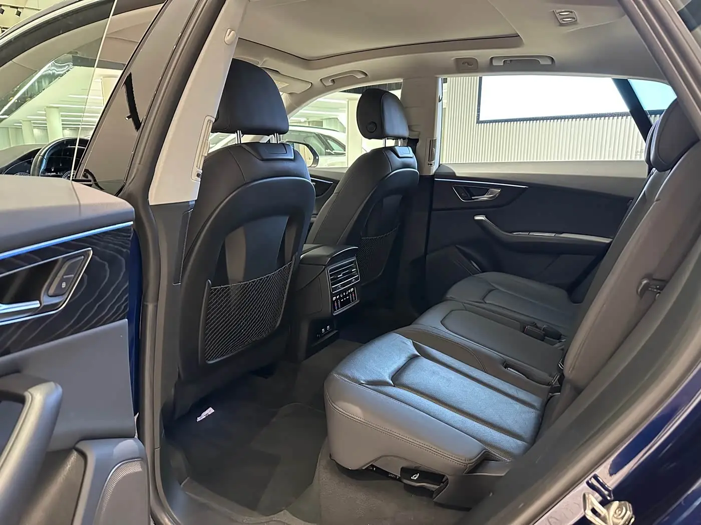 Audi Q8 2021 — Photo 12/15