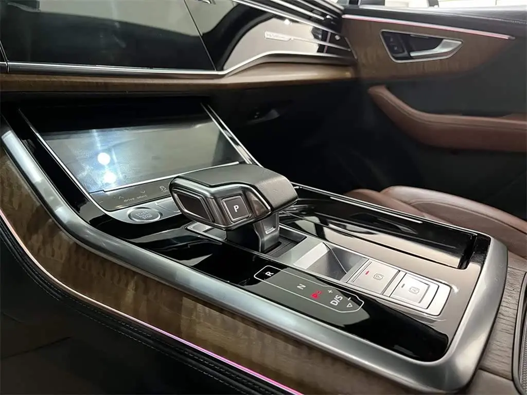 Audi Q7 2023 — Photo 12/16