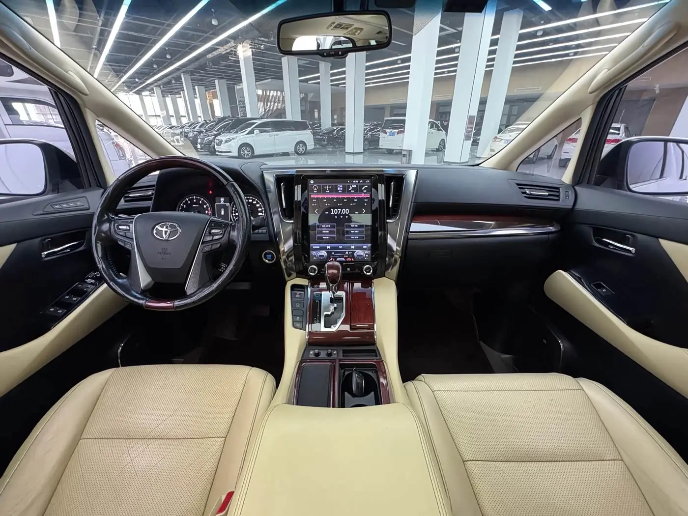 Toyota Alphard 2016 — Фото 9/16