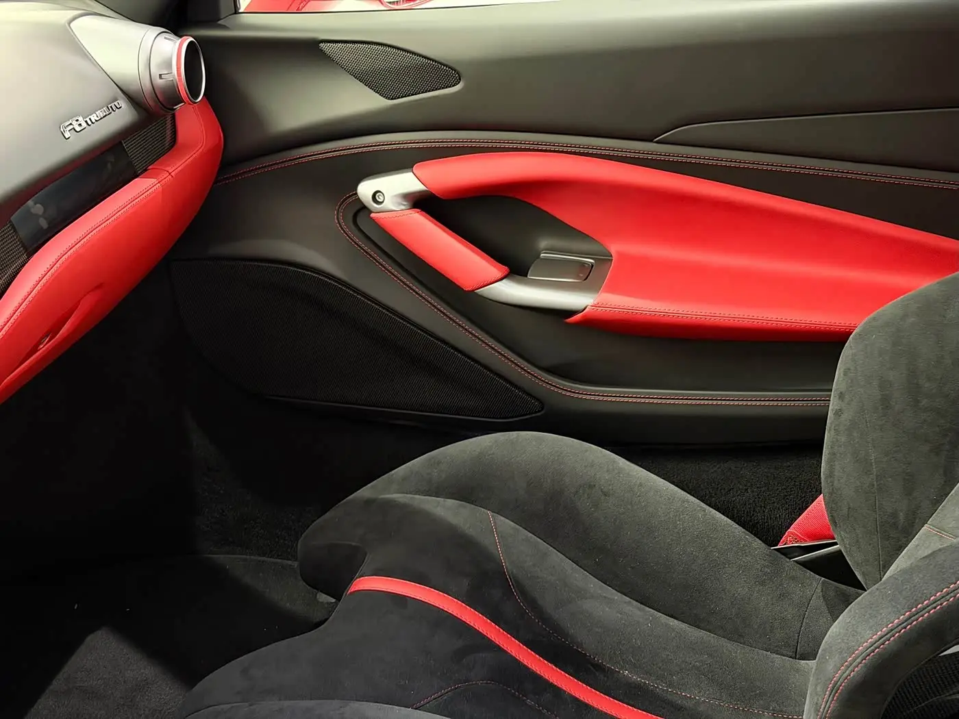 Ferrari F8 2022 — Фото 14/20