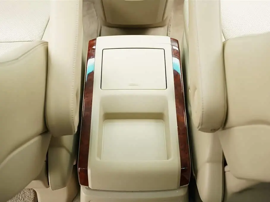 Toyota Alphard 2010 — ფოტო 17/20