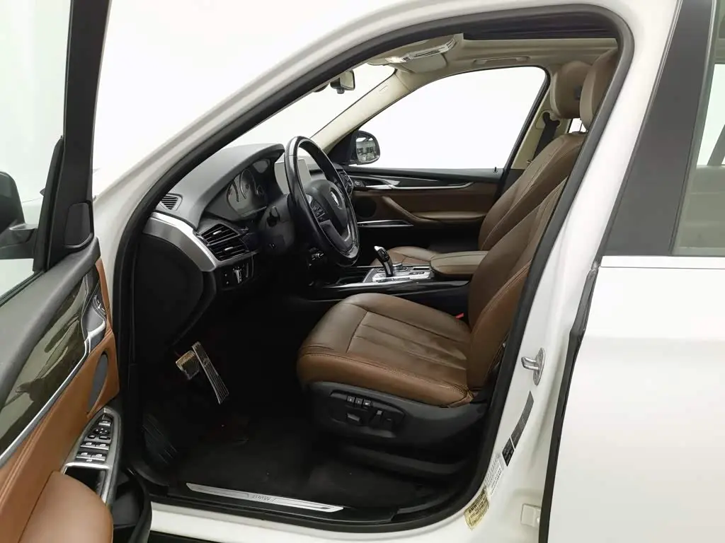 BMW X5 2015 — Фото 10/20