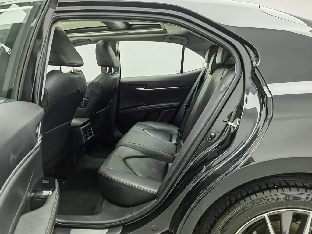 Toyota Camry 2021 — Şəkil 15/20