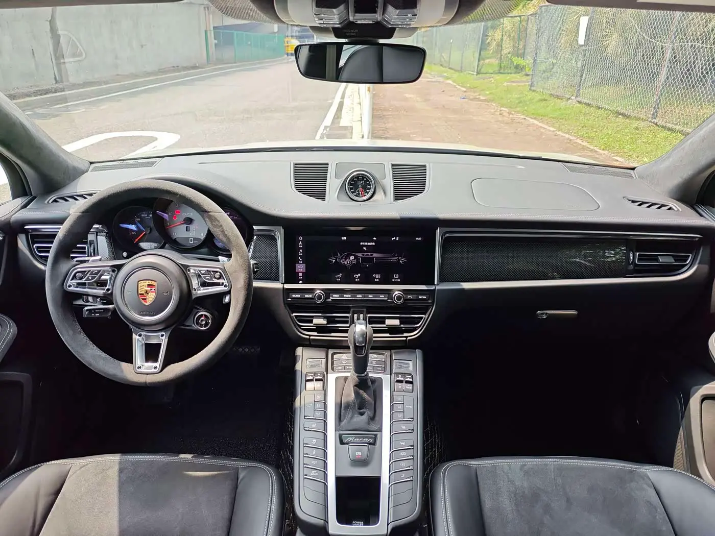 Porsche Macan 2020 — Photo 12/20