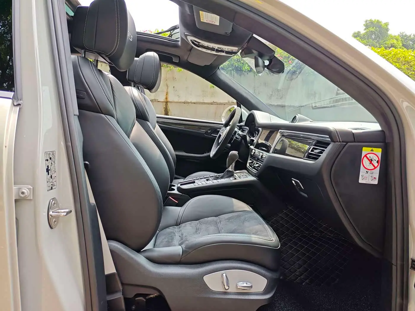 Porsche Macan 2020 — Photo 7/20