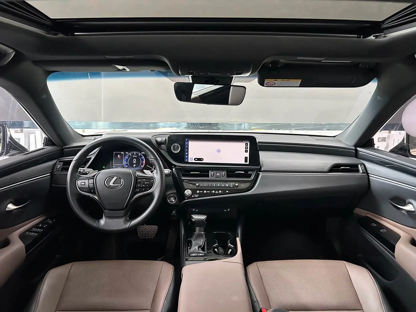 Lexus ES 2023 — Photo 9/20