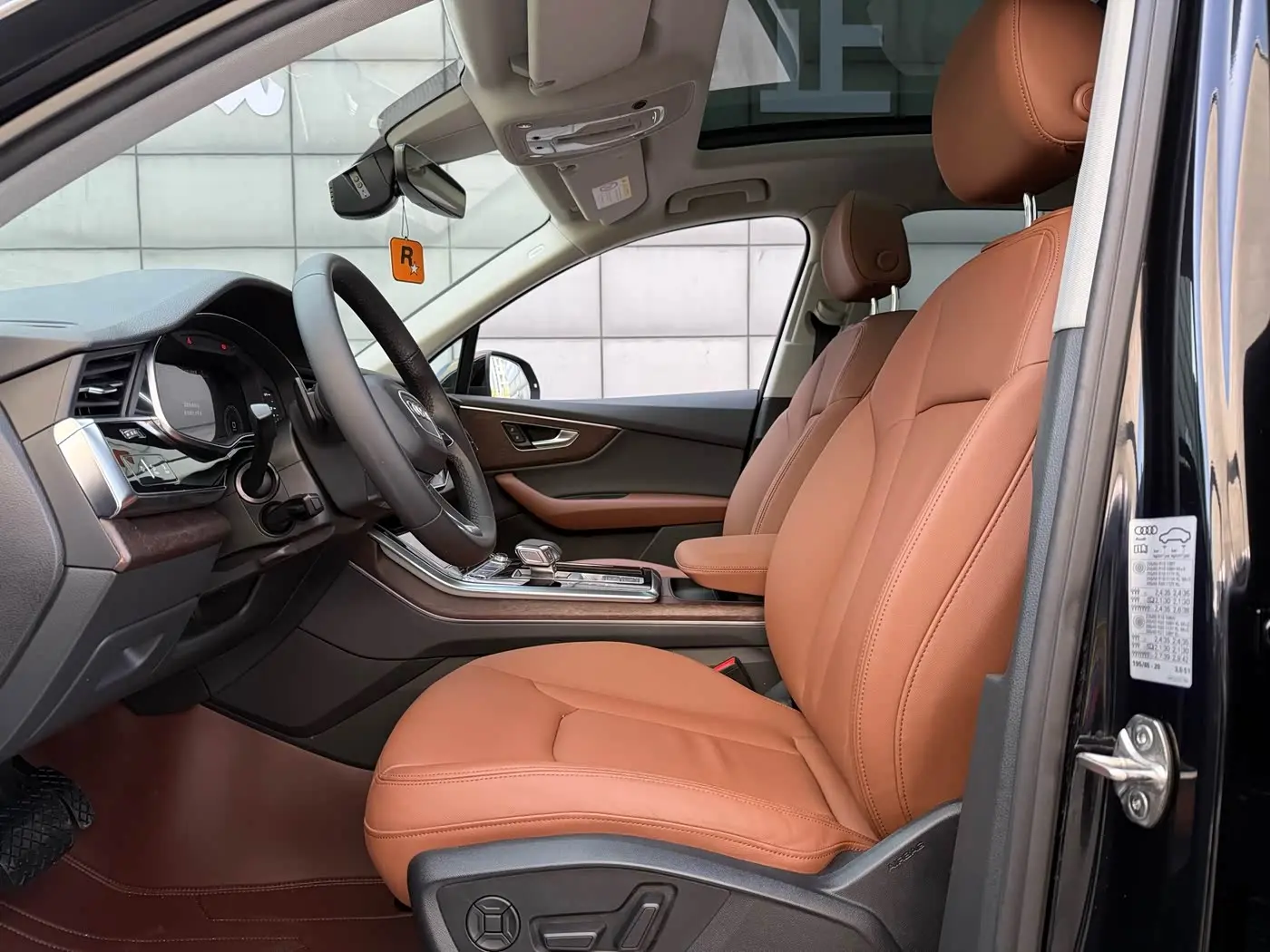 Audi Q7 2021 — Photo 10/20