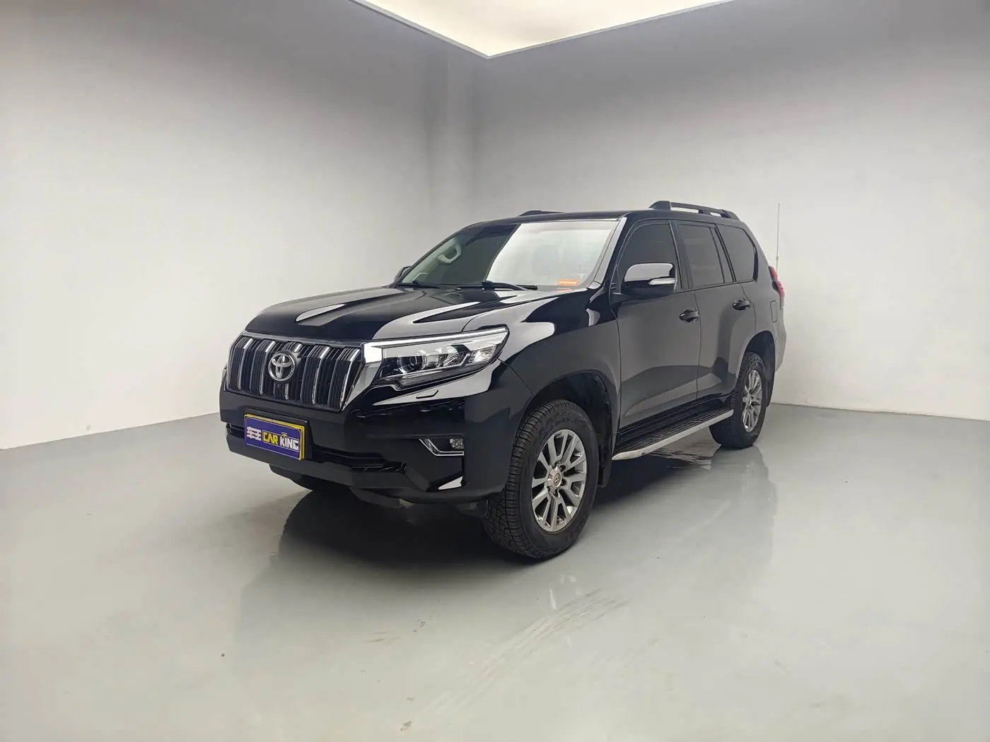 Toyota Prado 2018 — Photo 1/17