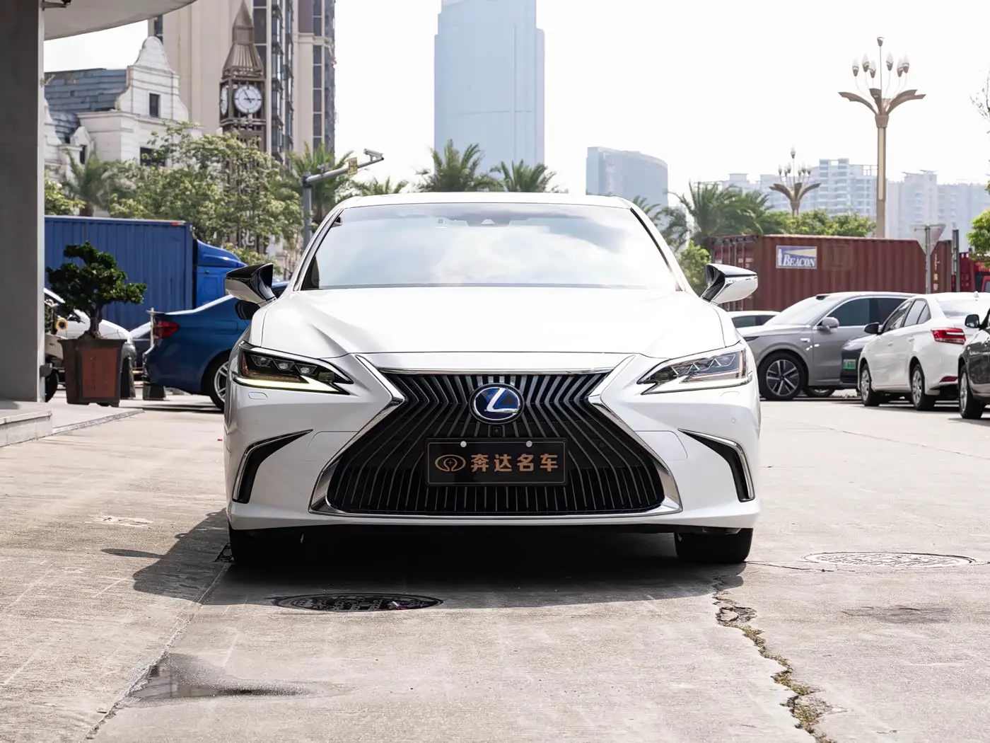 Lexus ES 2020 — Photo 2/20