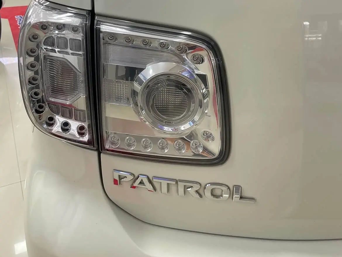 Nissan Patrol 2018 — Photo 18/20