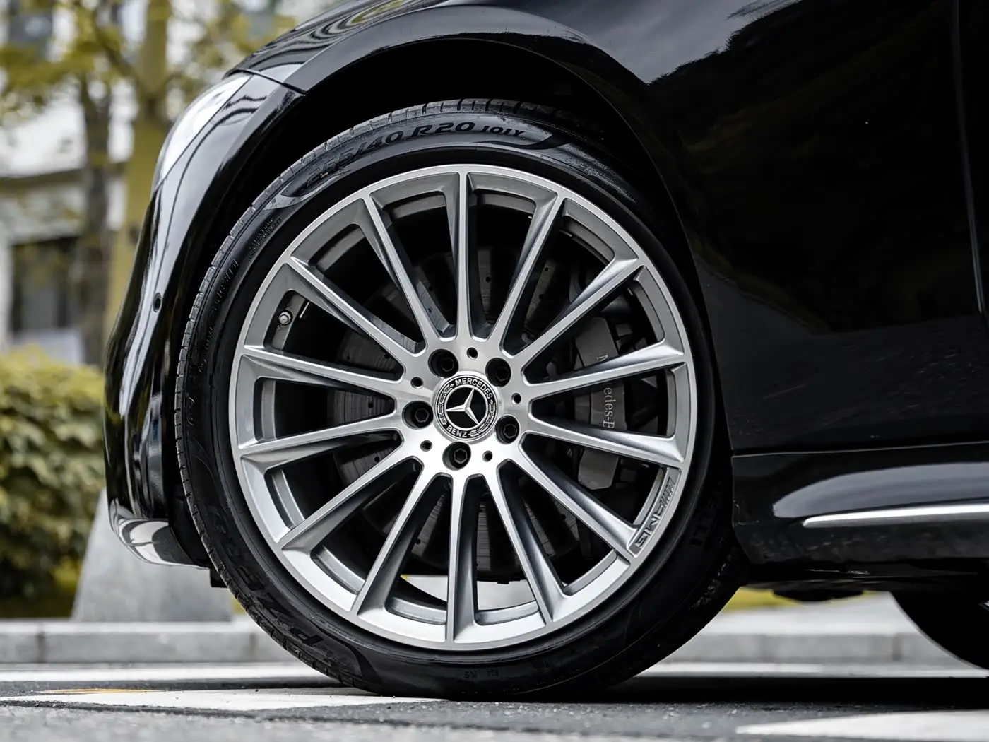 Mercedes-Benz S-Class 2023 — Photo 8/20