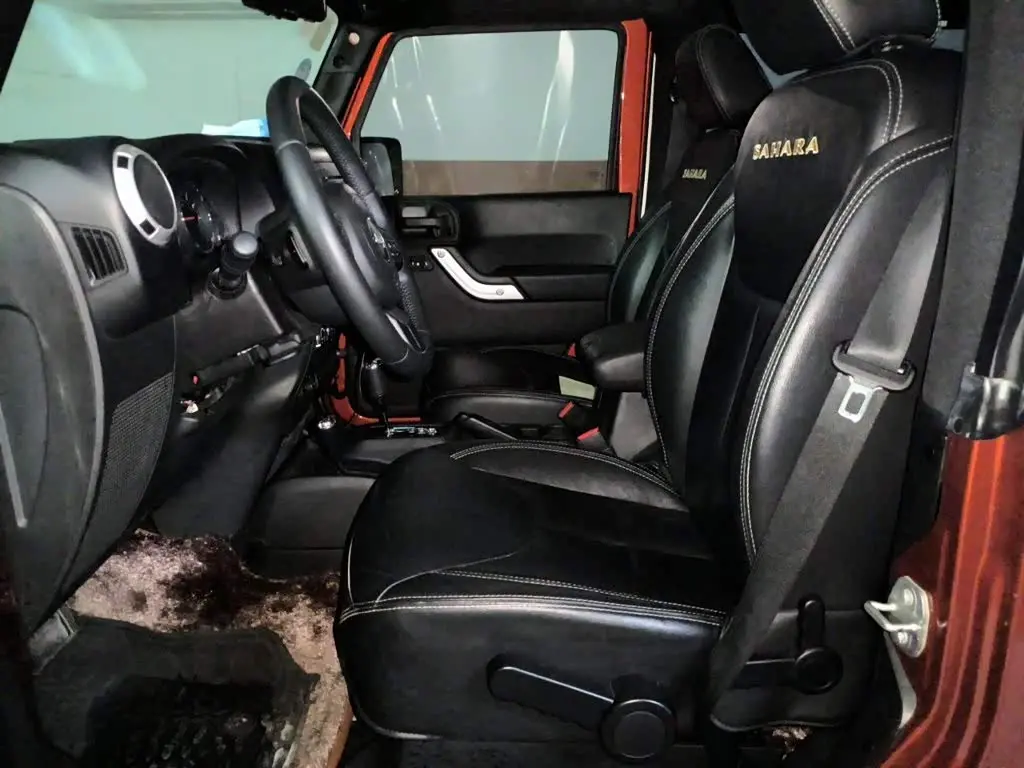 Jeep Wrangler 2015 — Фото 16/20